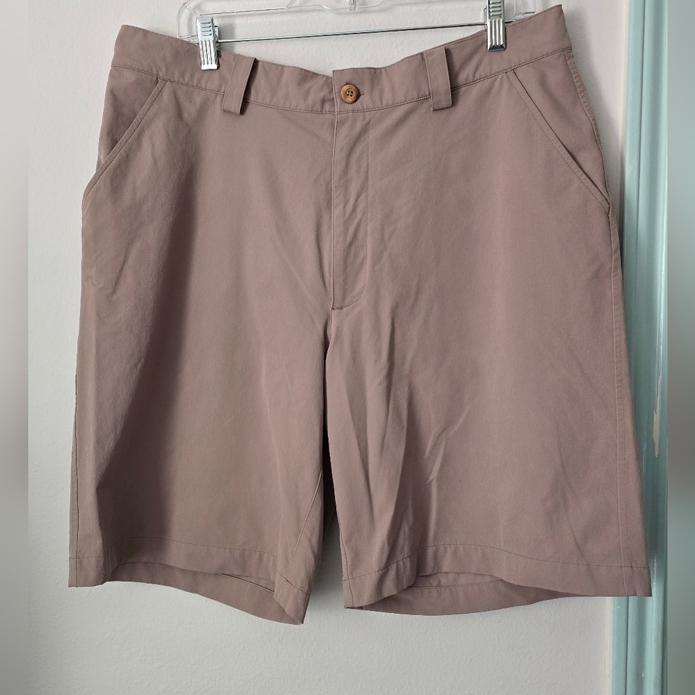 Under Armour Golf Shorts Men's Beige Activewear Shorts Size 36R